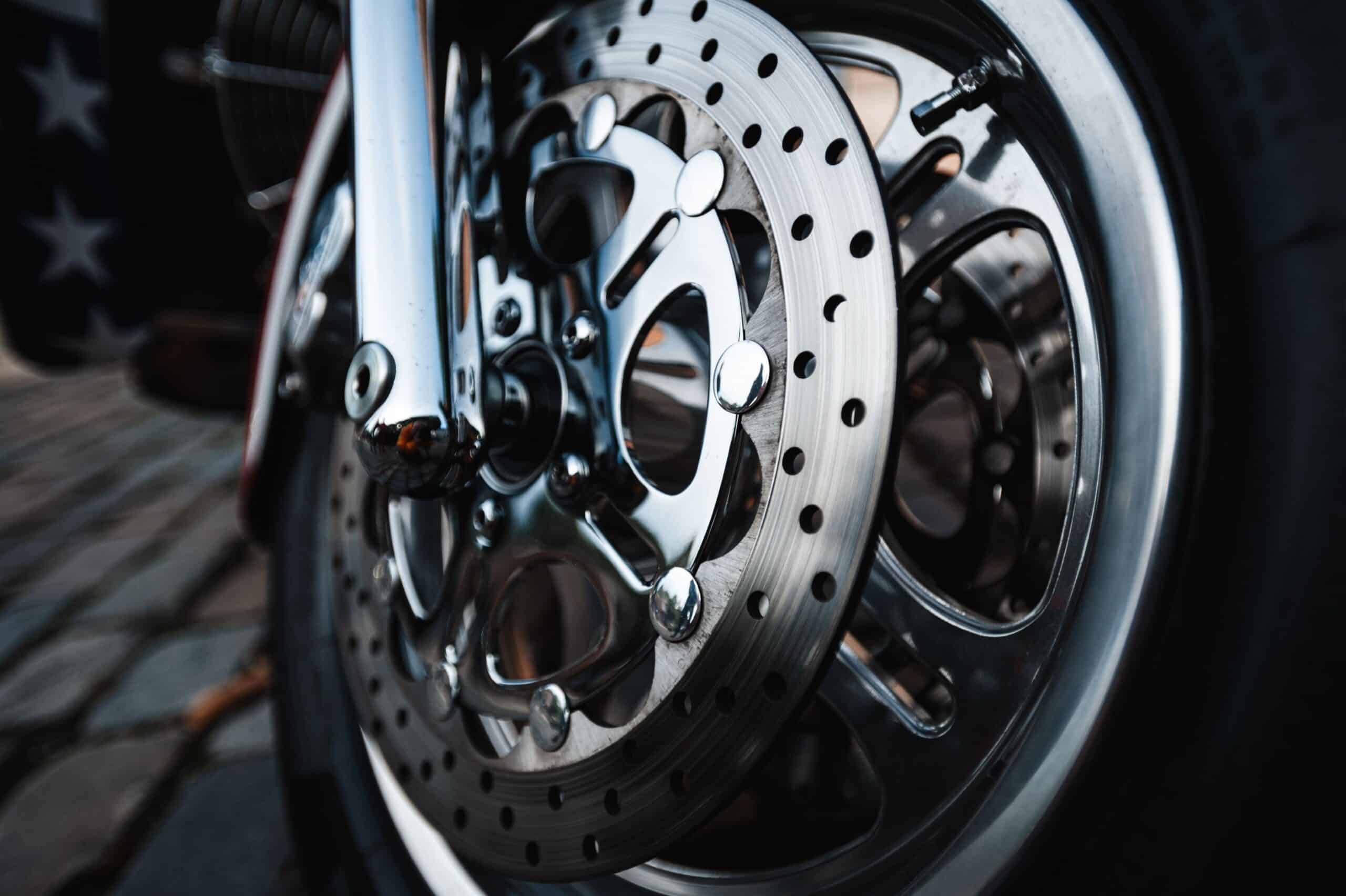 Få motorsykkellappen raskt i Bergen med erfarne lærere hos Max Trafikkskole